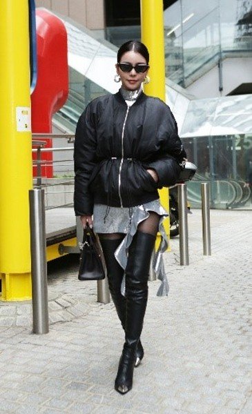 Tia Lee, artista global de C-Pop e icono de la moda, causa sensación en la Semana de la Moda de Londres