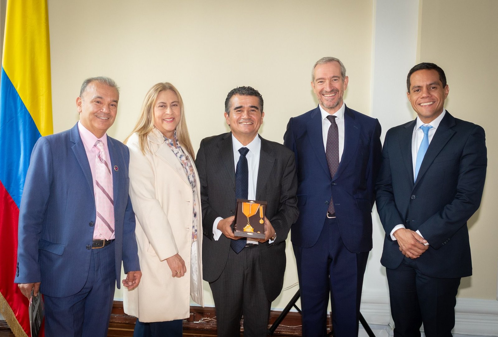 La Corporación Universitaria de Asturias fue condecorada por el Congreso de Colombia y reafirma su liderazgo en educación superior
